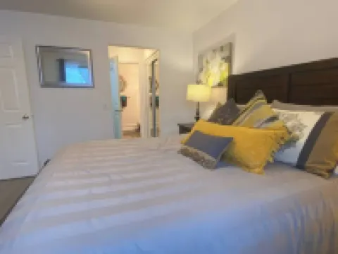 Lakeside Escape in the Heart of Anchorage - 2BR/2BA Condo -Views, Garage, Patio