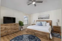 Courtyard Villa in the Villages – Private Yard, Free Golf Cart & Access to Pools