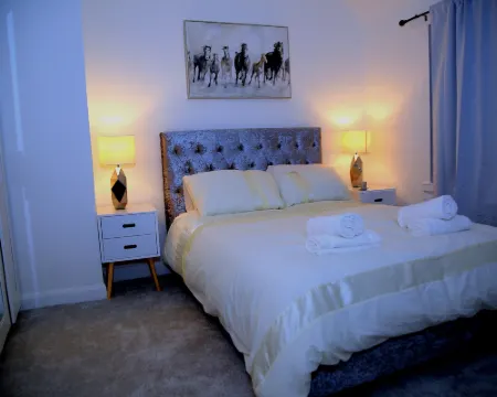 A Modern, Comfy Newly Remodeled 2Bd House Hotels in Dagenham