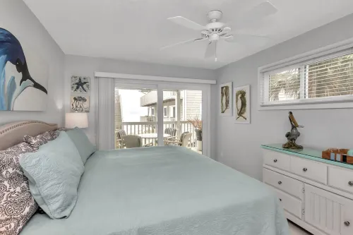 Lovely Condo Steps to beach…wow Sunsets..