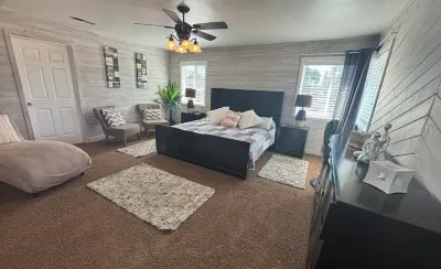Cheerful home with beautiful large yard centrally located! Hotels near Wilderness Archery Inc.