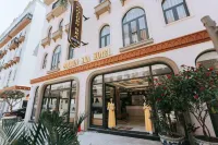 Khách sạn Golden Sea Các khách sạn gần Cung cá heo Hạ Long