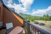 Alpenglow Lodge Hotels in Glen