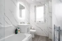 2 Bedroom Apartment-Free Parking Hotels in Wishaw