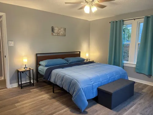 Charming 4-bedroom house with AC and WiFi in Dyersburg