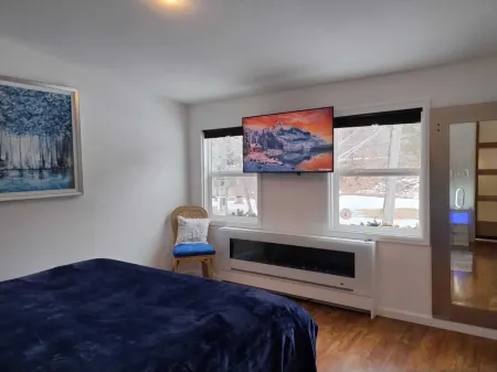 Slice of Heaven. Vacation or Workation - Perfect Get-Away by the River and Trail