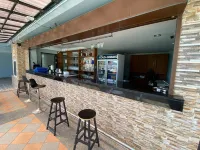 77 Patong Hotel & Spa - bar