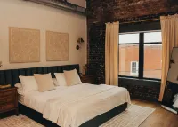 The McKinzie Penthouse! newly renovated 2-King bedroom / 2-bathroom.