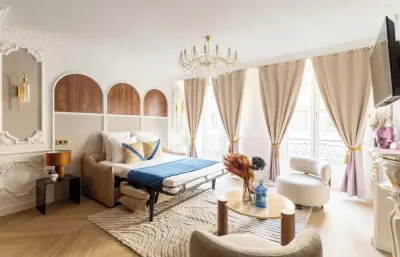 AN AUTHENTIC PARISIAN STAY STEPS FROM THE LOUVRE AND OPÉRA GARNIER- 4 BEDROOMS 파리 호텔