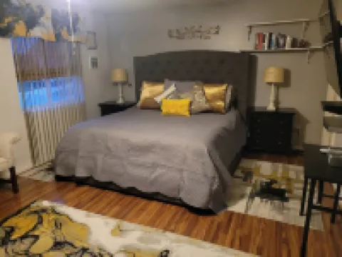 Charming 3-bedroom house in delightful McLeansville with AC, WiFi Hotels in Gilmer