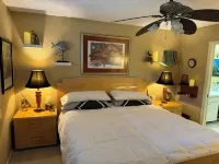 Charming 2-bedroom villa with AC and WiFi in Sarasota