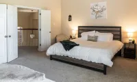 Spacious & peaceful 4-bedroom house in Georgetown with game room
