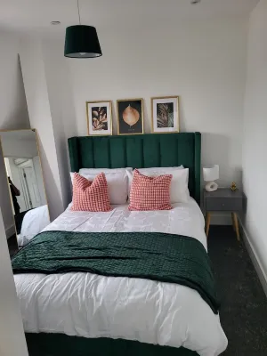 20 Minutes to central London. Stylish 2 bed apartment with skyline views Hotels in Tooting