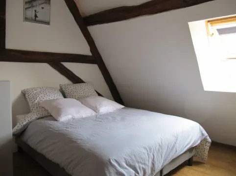 Apartment of calm character ideally placed. Ideal for lovers.