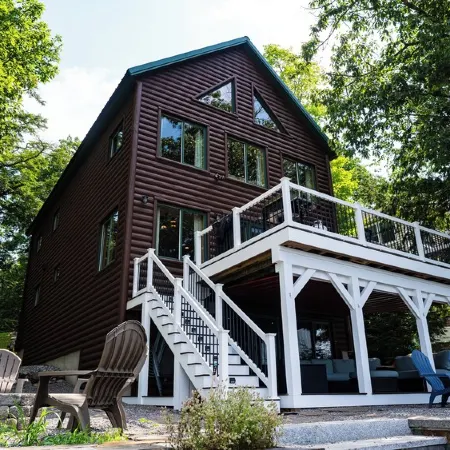 Maple Cove Lodge on Lake Sebago Waterfront!