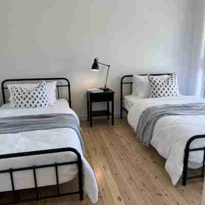 Renovated home close to sports precinct, hospital and short walk to Albury CBD Rooms