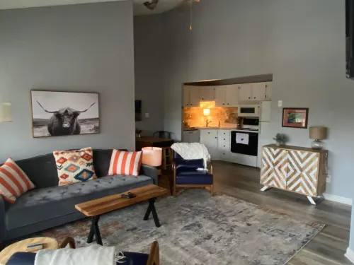 GREAT LOCATION FOR ALL OF AUBURNS SPORTS!!