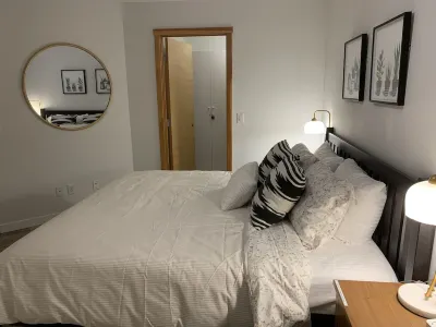 Gateway to Rocky Mountains -1 Bdr Suite/Kitchen/AC/UG Pk/Gym