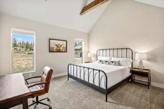 Rustic Home - Central AC, Game room, 4BR, Sleeps10