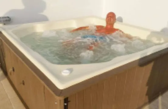 LUXURY NEW PENTHOUSE IN 2 MINS BEACH SEA VIEW 3 BEDROOM WIFI JACUZZI SWIMMING POOL