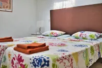 Casa Abeja - mountain and sea views / saltwater pool 5 min to the sea / mountains