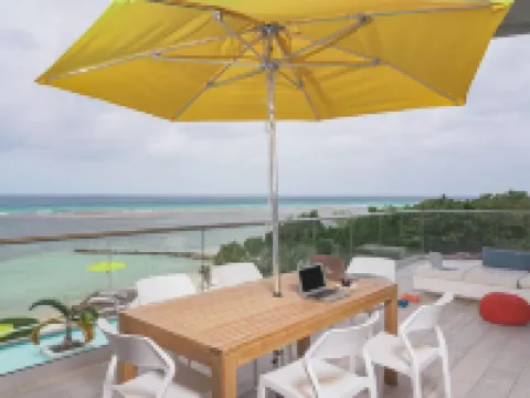 Newly Expanded! Lavish & Exclusive Beachfront Mansion. Ξενοδοχεία στην πόλη Savaneta