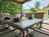 Charming Bungalow w/ Heated Pool - 10 min to beach