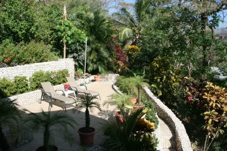 Beautiful pool, 6-min walk from beach, ocean views - VILLAS CASA LOMA - Villa 4