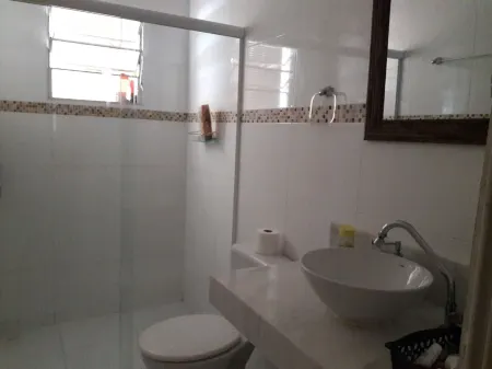 HOUSE FOR SEASON RENTAL IN SÃO SEBASTIÃO Отели в г. Сан-Себастьян