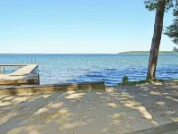 Fantastically situated vacation home for families & dogs, fenced, 200m to Lake Plau Hotele w: Funfseen
