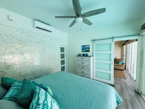 Luxury Beachside Escape with Private Pool, Generator n Great WiFi!