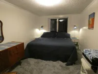 Cape Cod Cottage, Short Walk to Wequaquet Lake Private Beach and Cranberry Bogs Hotels in Centerville