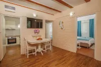 Private garden villa: serenity , private lush haven by the sea.