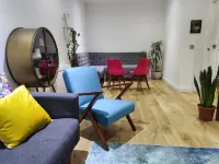 YARM centre apartment with free parking.