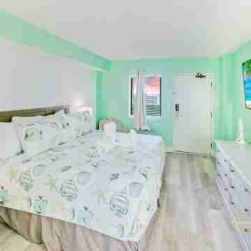 EXTENED DELUXE BALCONY OCEANFRONT GRANDE SHORES Rooms