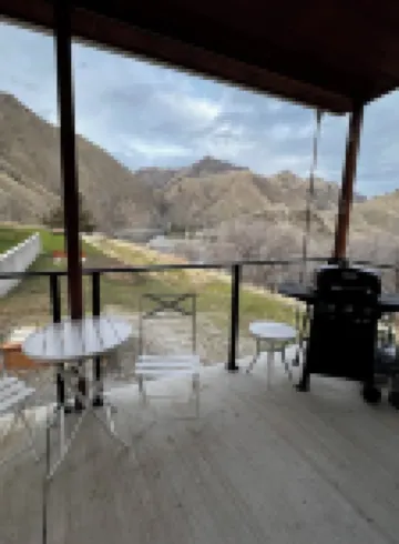 Hilltop riverview bunkhouse