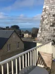 Apartment close to beaches and shops. Balcony with sea view. Seaside resort.