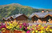 Very pretty, all-inclusive, family chalet (50 m from the slope)