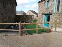 Detached 19th-century farmhouse in the Ségala region of Aveyron Hotels in Pradinas