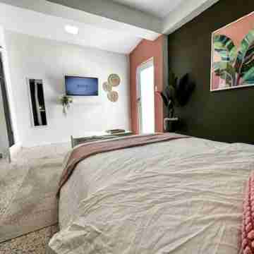 Cozy Studio Perfect for Couples & Solo Adventurers Rooms