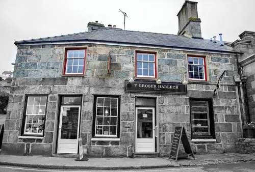 Spacious 3 bed apartment with castle view Hotels in Harlech