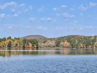 Tranquil studio apartment on peaceful lake in Maine