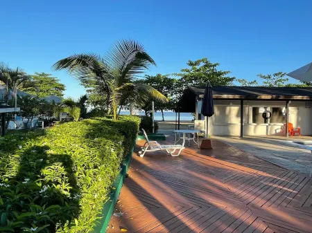 Lovely Studio With Pool On Beach