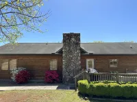 Beautiful Cabin few minutes away from Lake Lure and Chimney Rock