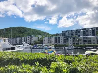 Walking distance to the Gorgeous Sapphire Beach!