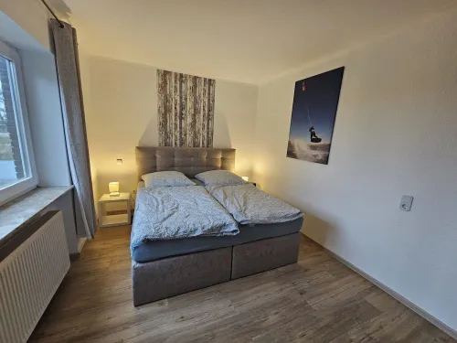 Sun-drenched first floor apartment on the dyke