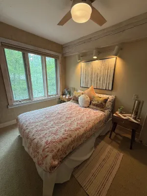 Cozy mountain retreat for rent Hotels near The Poconos Farm Market