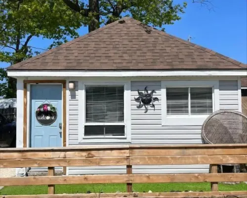 Casa di Nonna Hotels in Wasaga Beach