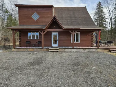 Nature lover’s retreat in the forest. Near hiking, skiing, swimming, etc Hotels near River Walk Wakefield