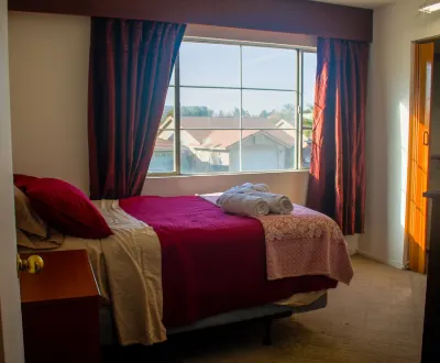 Tranquil 4BR/3BA private house w/ inviting yard perfect for any type of stay